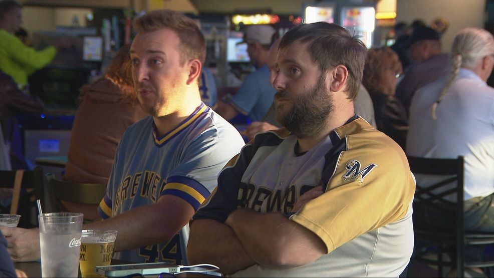 Brewers fans show World Series excitement at Stadium View — Fox 11 Green Bay Local, St. Augustine Sports news