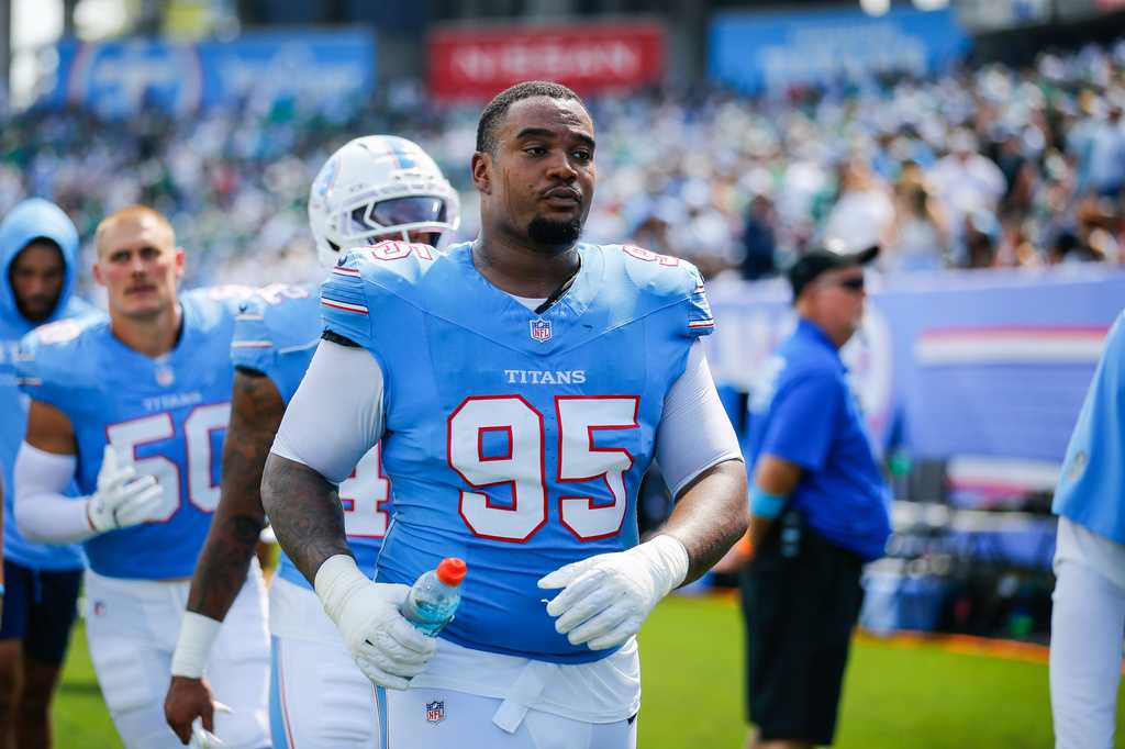 Jordan Elliott was released by Titans after pulling out gun in parking lot, coach Robert Saleh says — WPBF Sports Palm Beach