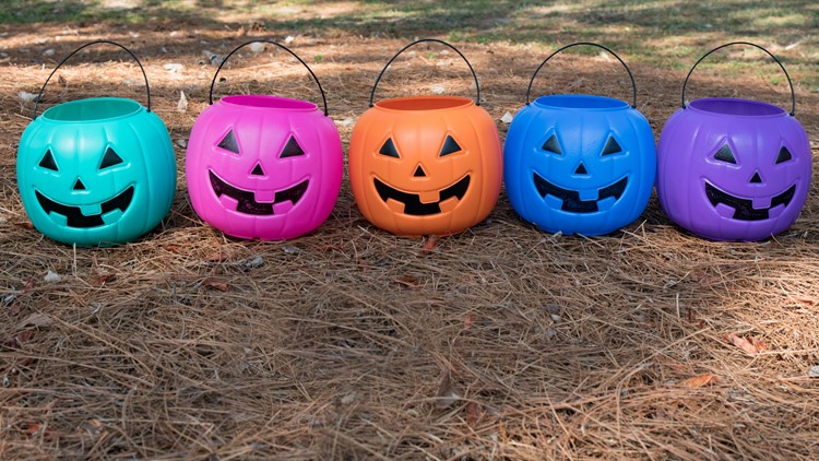 Why some houses might have different colored pumpkins on Halloween — First Coast News Life JAX, St. Augustine Community news